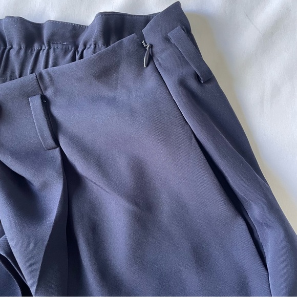 Uniqlo Women Drape Shorts - Navy Blue - Picture 6 of 11